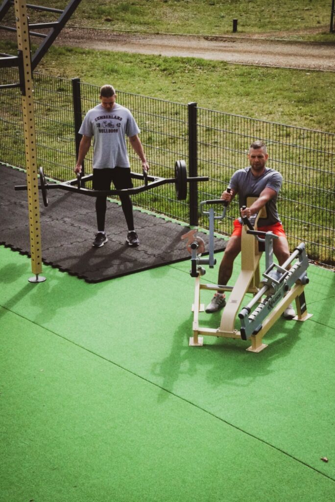 Kontakt und Öffnungszeiten 12 Sportpark Lübben Muscle Parc im Sportpar Lübben 13